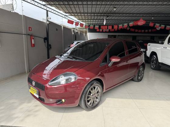 FIAT PUNTO 1.6 ESSENCE 16V FLEX 4P MANUAL FIAT PUNTO 1.6 ESSENCE 16V FLEX 4P MANUAL
